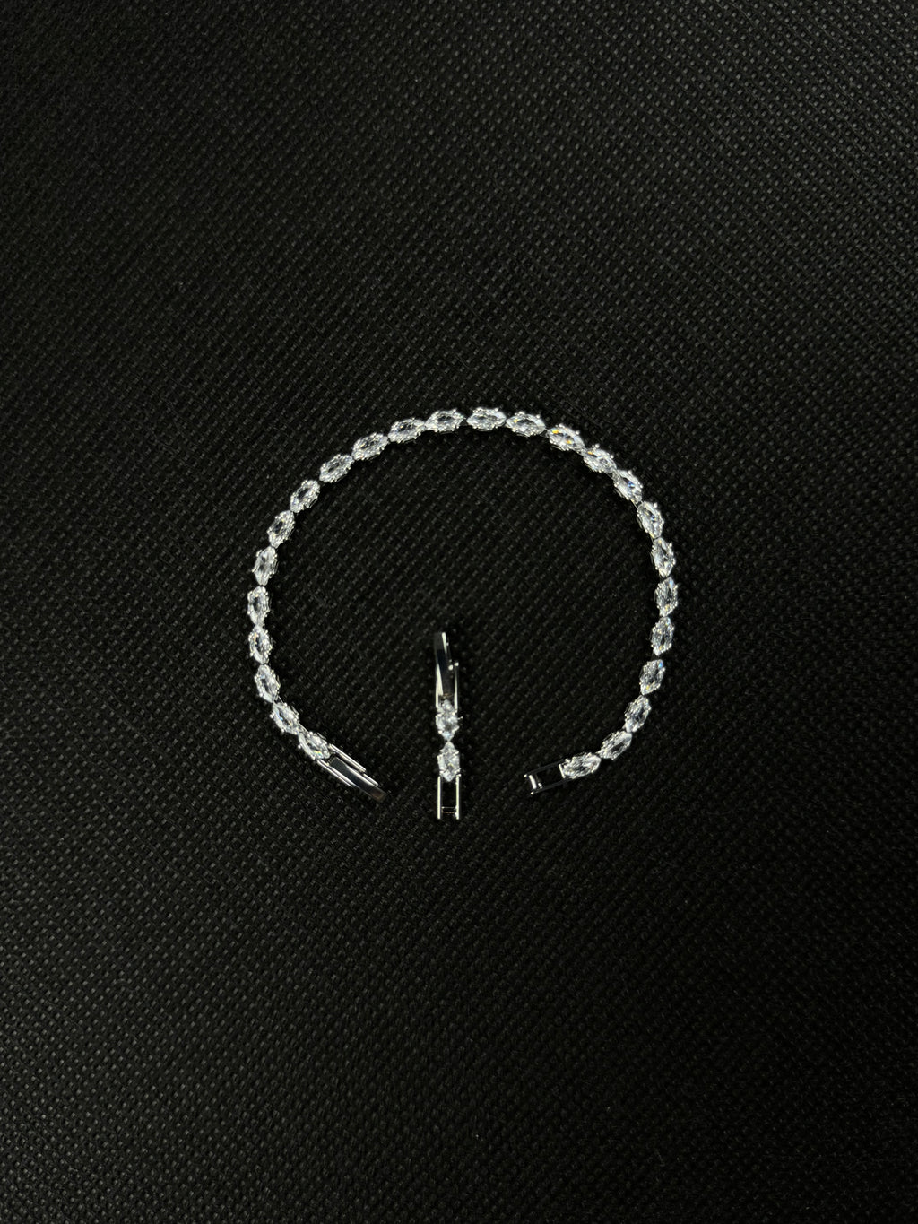 Tiny Crystals Bracelet (Silver)