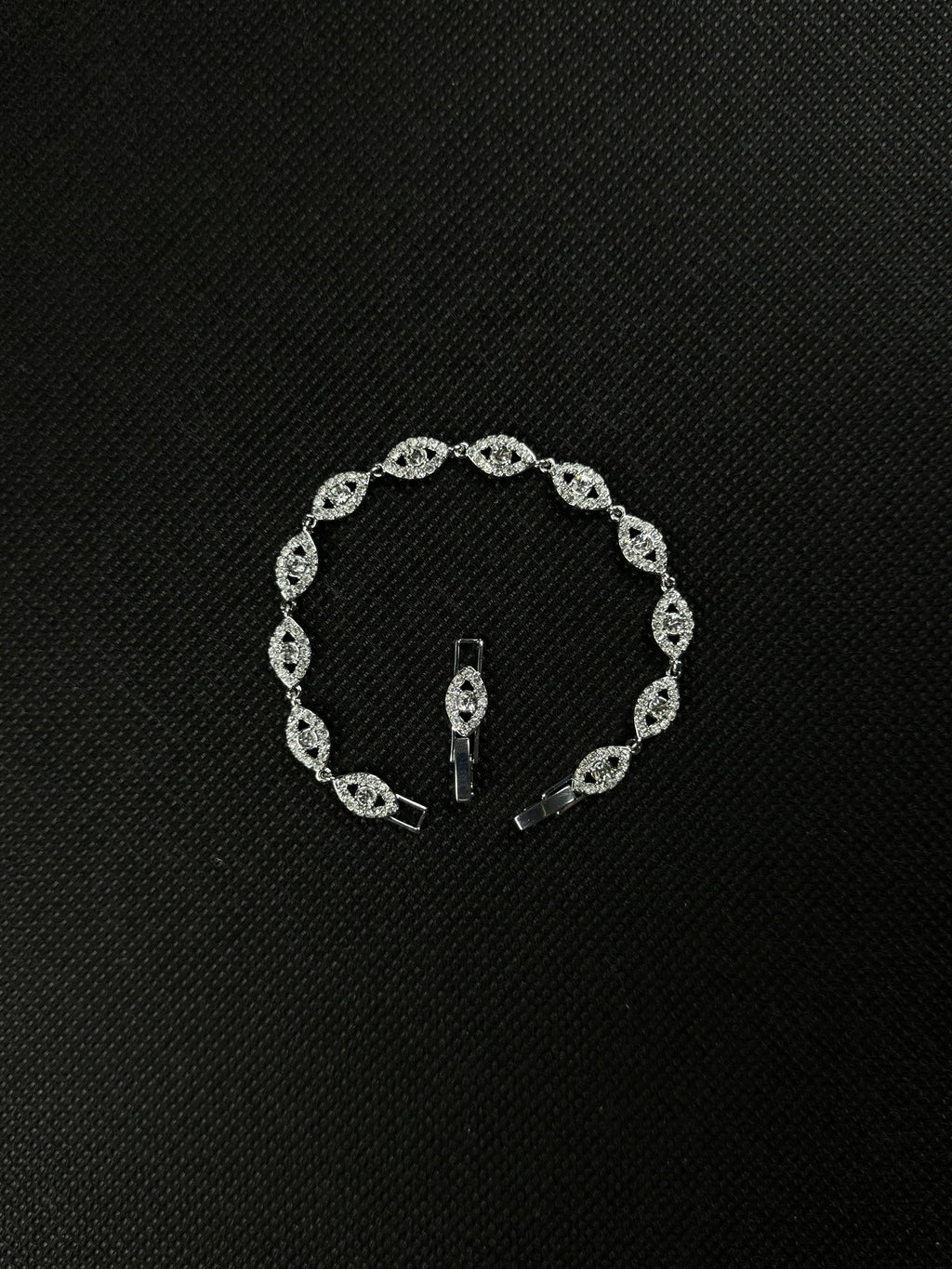Angel Eyes Bracelet (Silver)