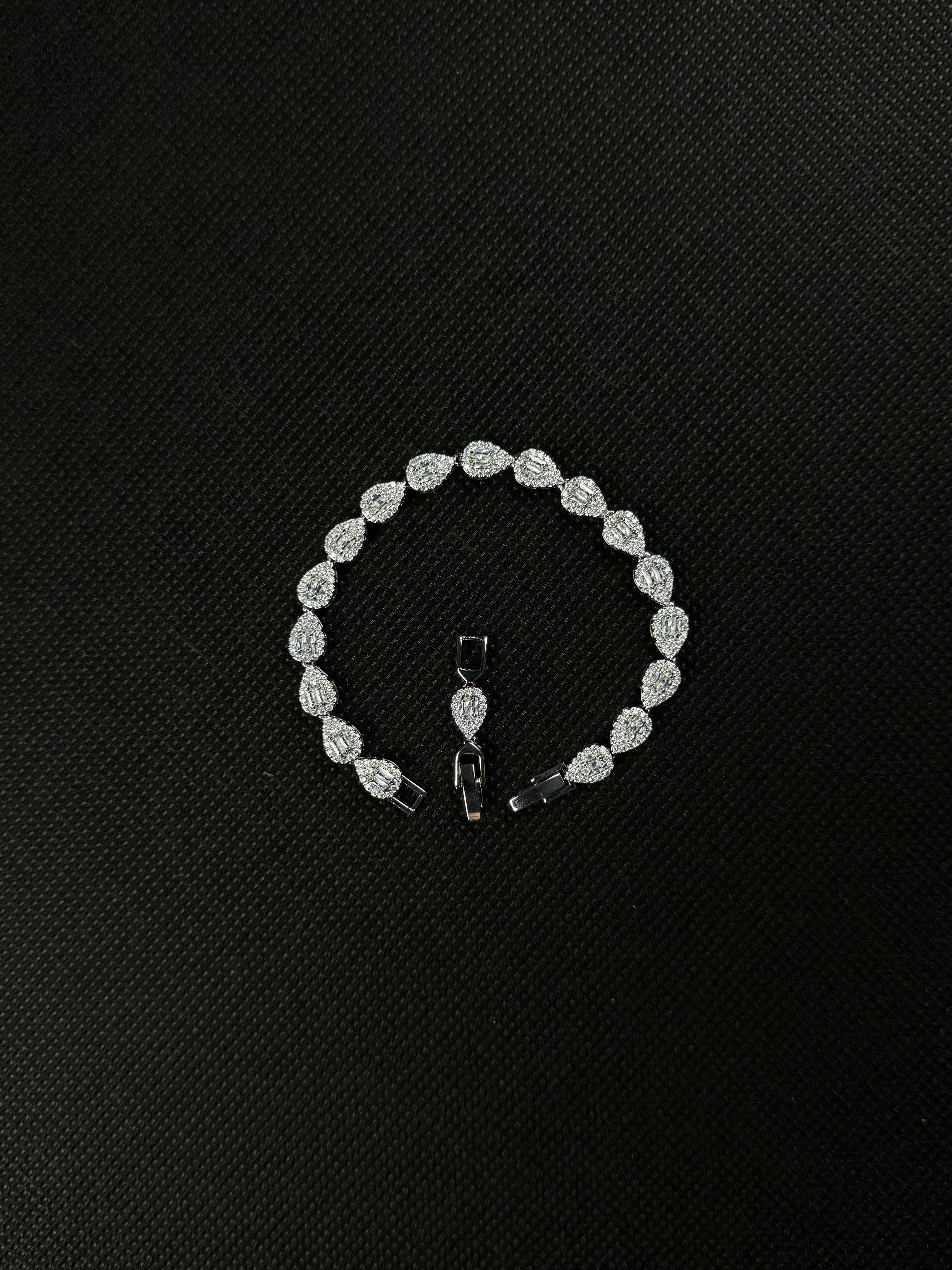 Cubic Tears Bracelet (Silver)