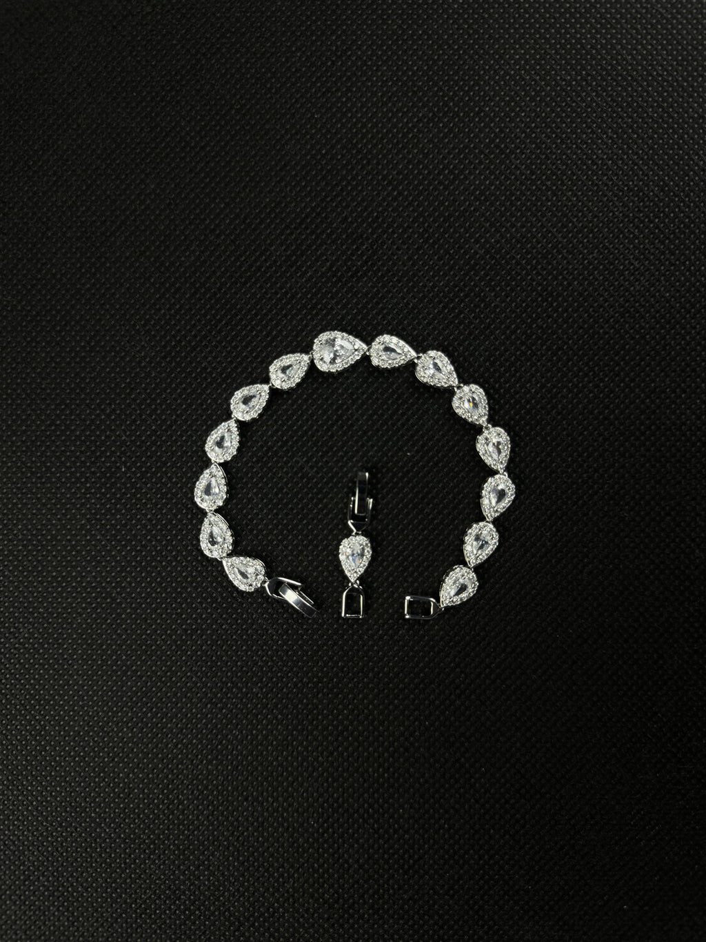 Teardrop Bracelet (Silver)
