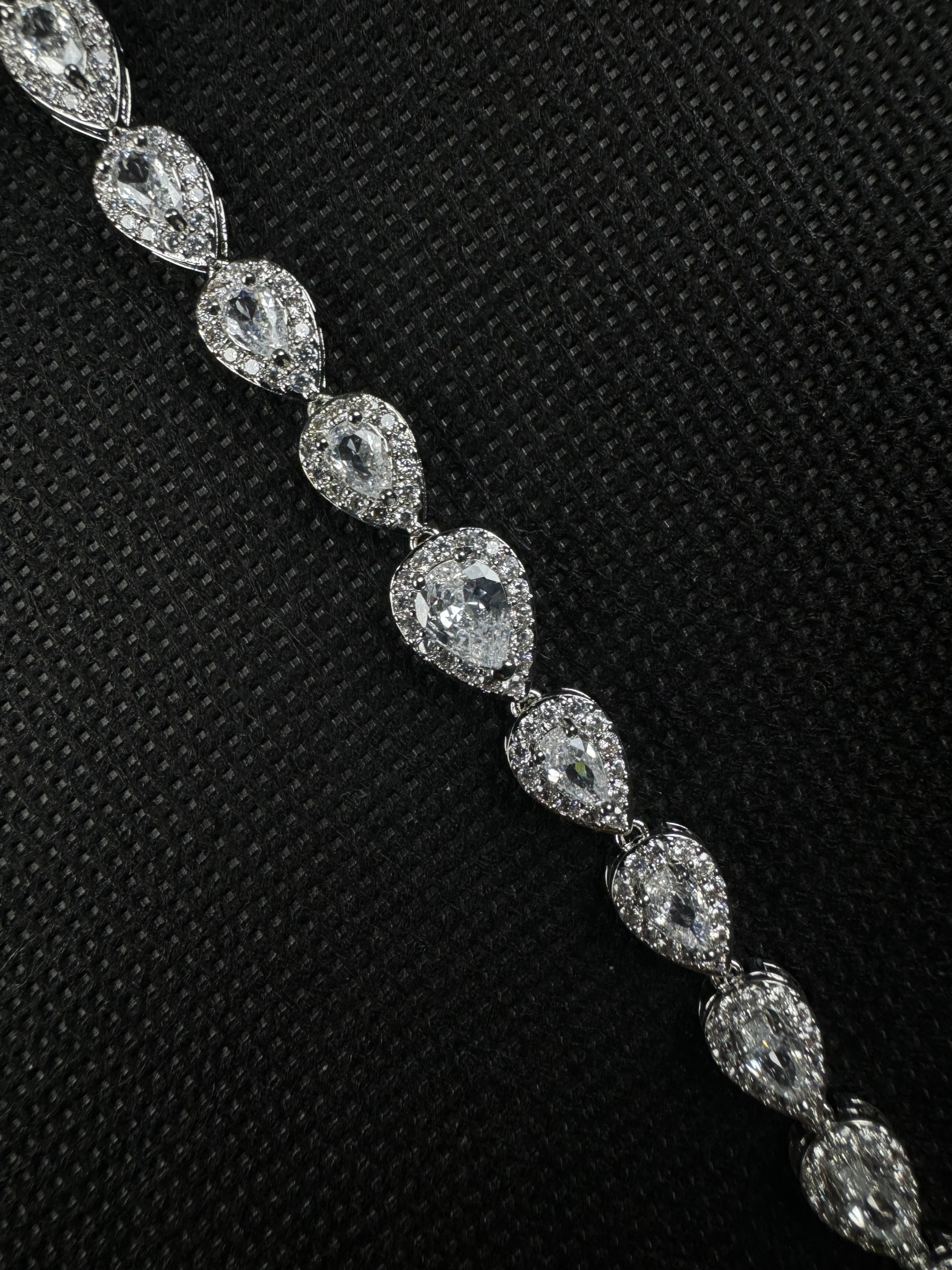 Teardrop Bracelet (Silver)