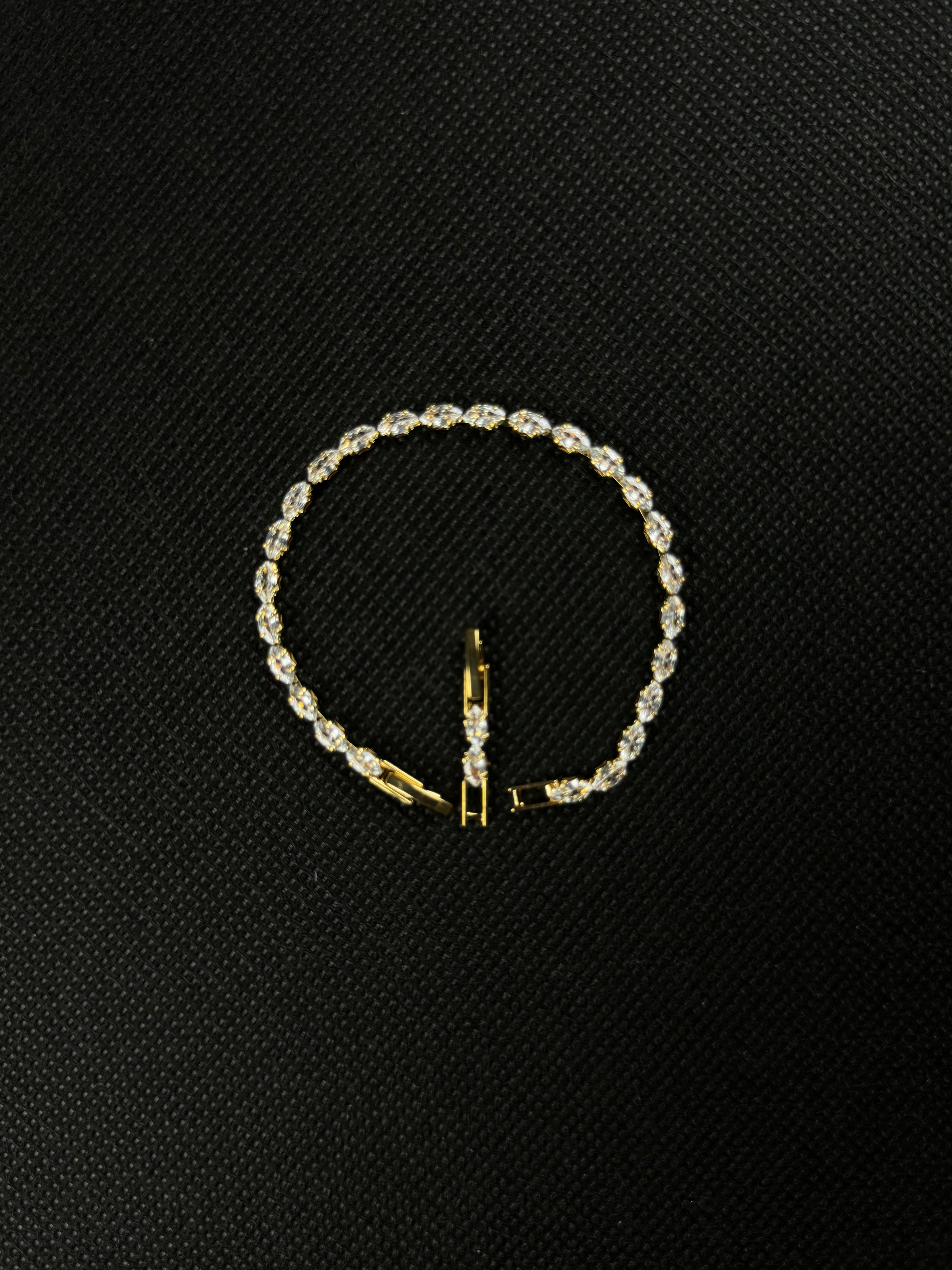 Tiny Crystals Bracelet (Gold)