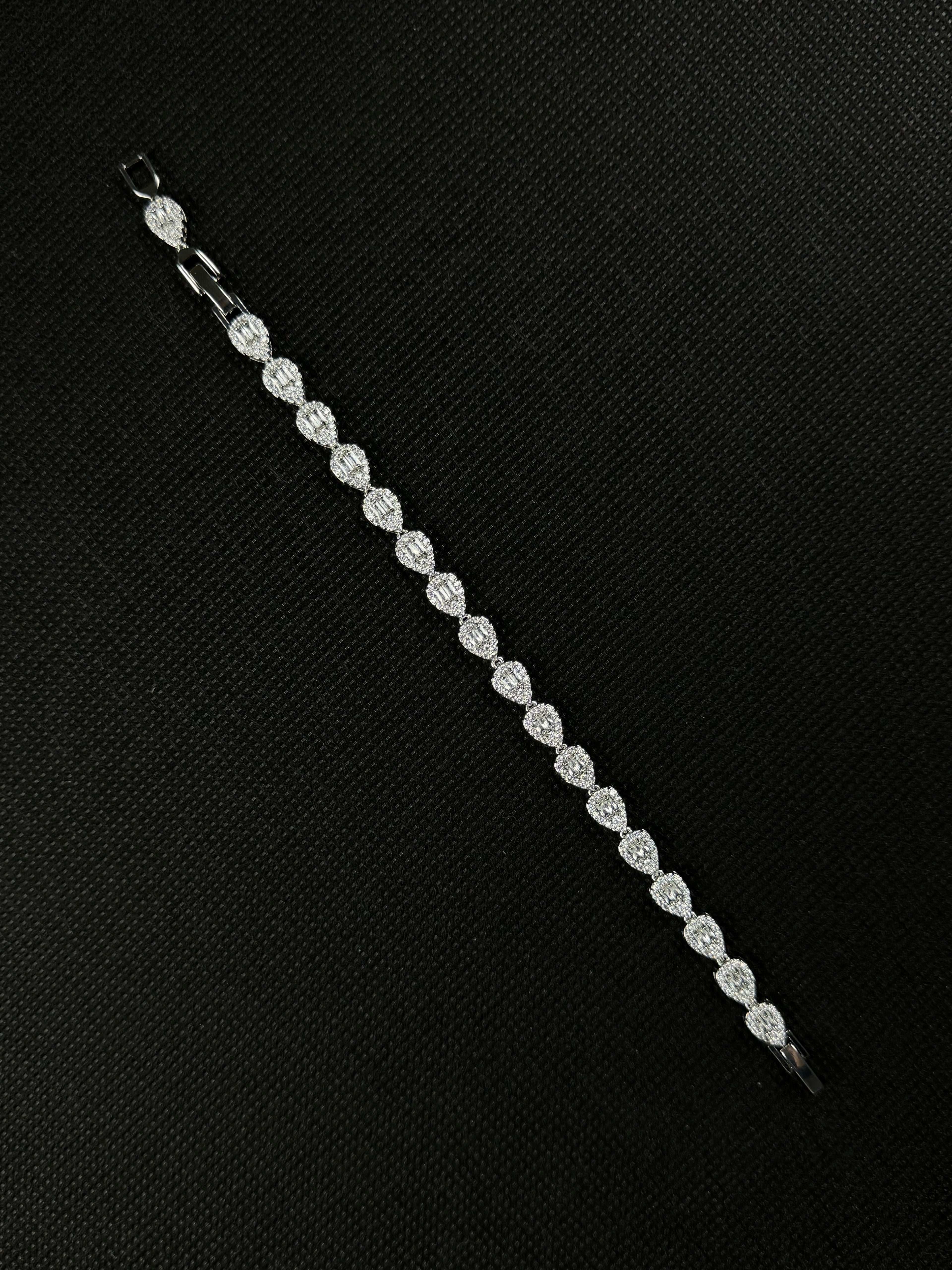 Cubic Tears Bracelet (Silver)