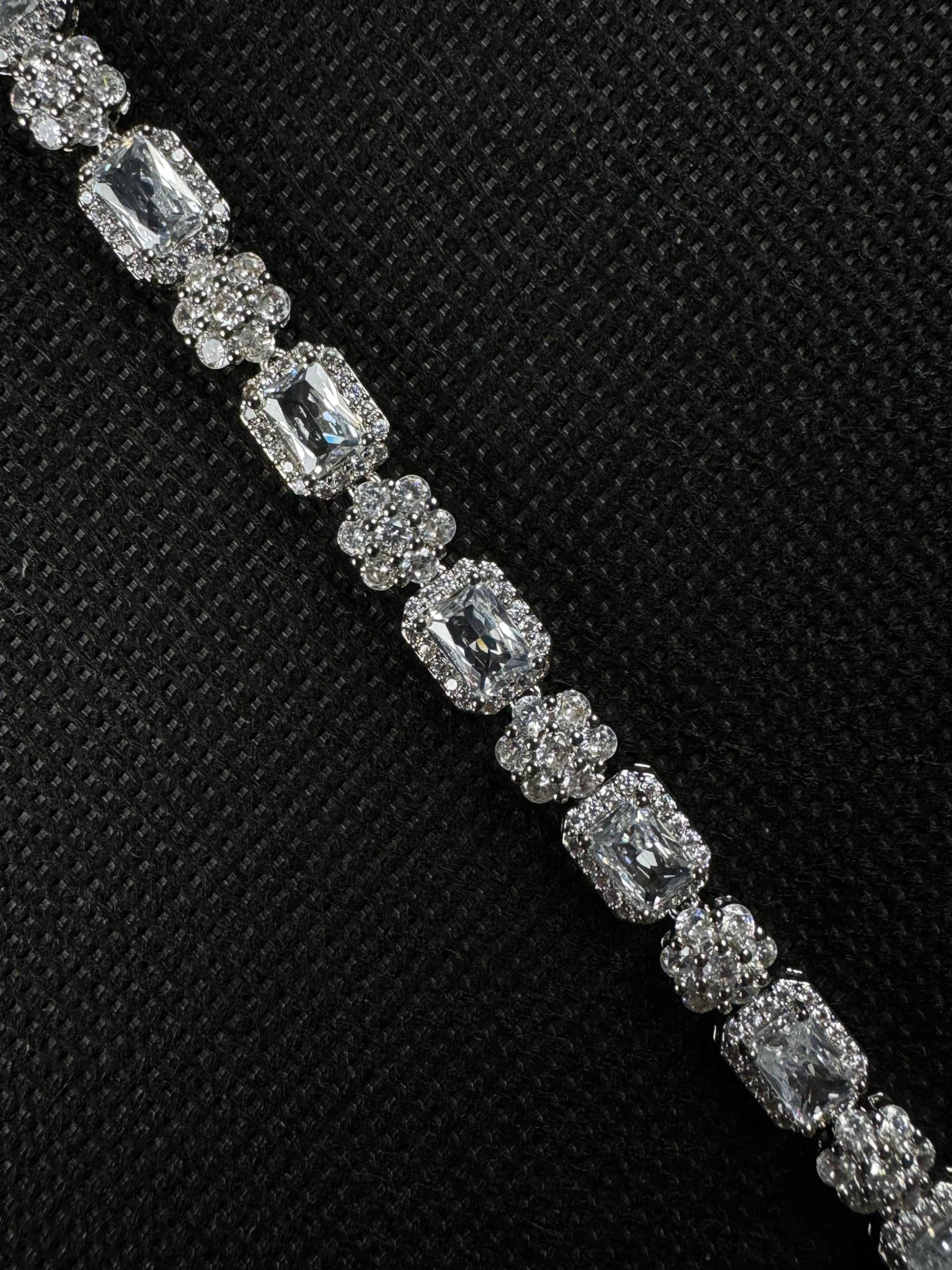 Cubic Flowers Bracelet (Silver)