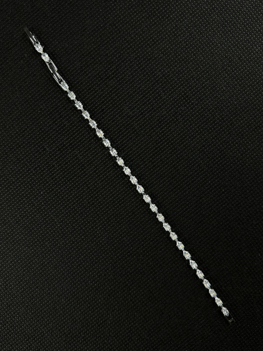 Tiny Crystals Bracelet (Silver)